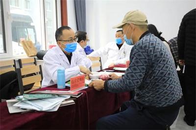 健康进社区义诊迎新年--市立医院“硬核”专家团走进水泉社区