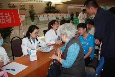 301医院全民营养周第一站-营养义诊